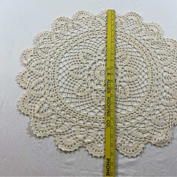 Doily Handmade Boho vintage Crochet Doily Table Cloth Round scalloped Grandma - Picture 7 of 10